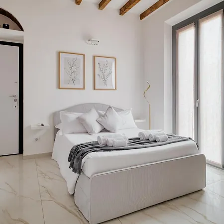Stylish Retreat In The Tortona District By Mastery Milão